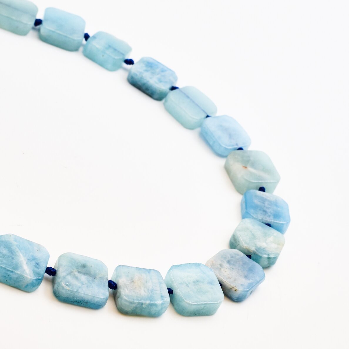 Aquamarine, 18x18x6 mm, 37-40 cm/strand