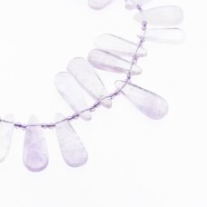Alyvinis ametistas, natūralus, AB kokybė, rankiniu būdu apipjaustyta pokščio lašo forma, išgręžimas viršuje, šviesiai violetinė spalva, 37-39 cm/gija, apie 12x23-15x34 mm Alyvinis ametistas, natūralus, AB kokybė, rankiniu būdu apipjaustyta pokščio lašo forma, išgręžimas viršuje, šviesiai violetinė spalva, 37-39 cm/gija, apie 12x23-15x34 mm