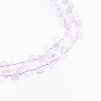 Alyvinis ametistas, natūralus, AB kokybė, briaunuotas, lašo forma, išgręžimas viršuje, šviesiai violetinė spalva, 37-39 cm/gija, 6x7 mm Alyvinis ametistas, natūralus, AB kokybė, briaunuotas, lašo forma, išgręžimas viršuje, šviesiai violetinė spalva, 37-39 cm/gija, 6x7 mm