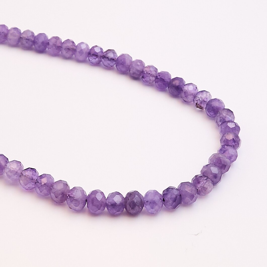 Ametistas, natūralus, A kokybė, briaunuotas, abacus rondelės forma, 37-39 cm/gija, 5x8 mm Ametistas, natūralus, A kokybė, briaunuotas, abacus rondelės forma, 37-39 cm/gija, 5x8 mm