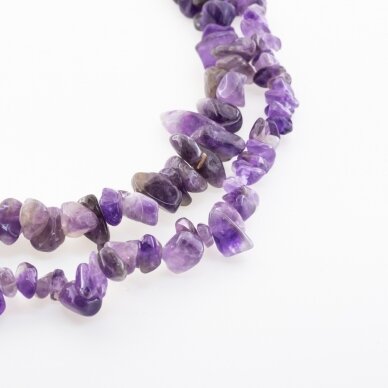Ametistas, natūralus, B kokybė, skaldos forma, violetinė spalva, 80-83 cm/gija, apie 5-8, 8-12 mm Ametistas, natūralus, B kokybė, skaldos forma, violetinė spalva, 80-83 cm/gija, apie 5-8, 8-12 mm