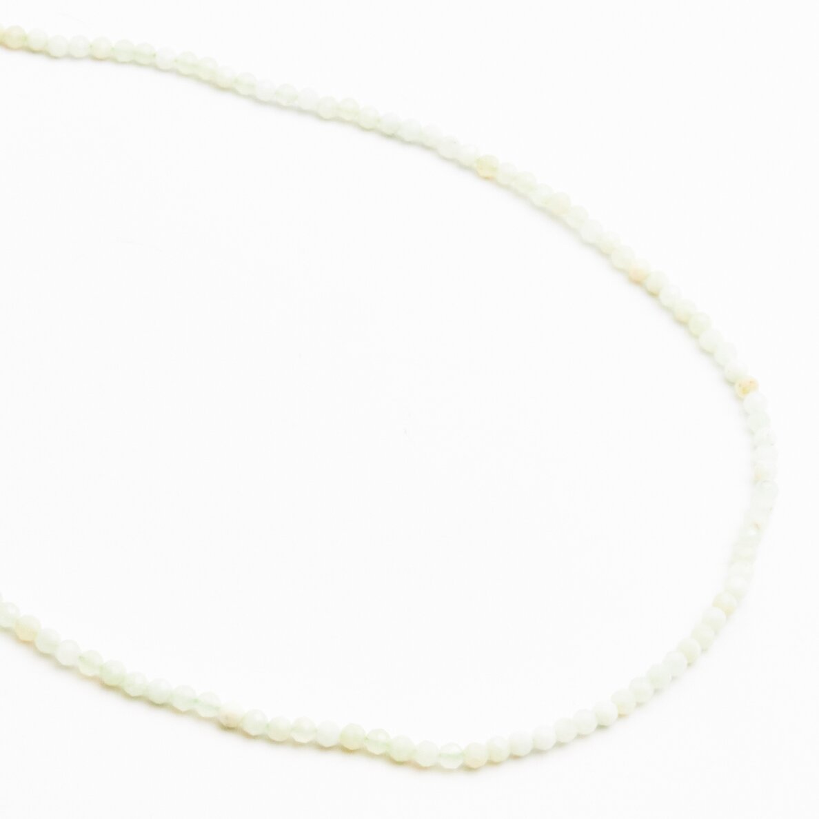Australiškas žadeitas, natūralus, B kokybė, briaunuotas, apvali forma, 37-39 cm/gija, 3 mm Australiškas žadeitas, natūralus, B kokybė, briaunuotas, apvali forma, 37-39 cm/gija, 3 mm