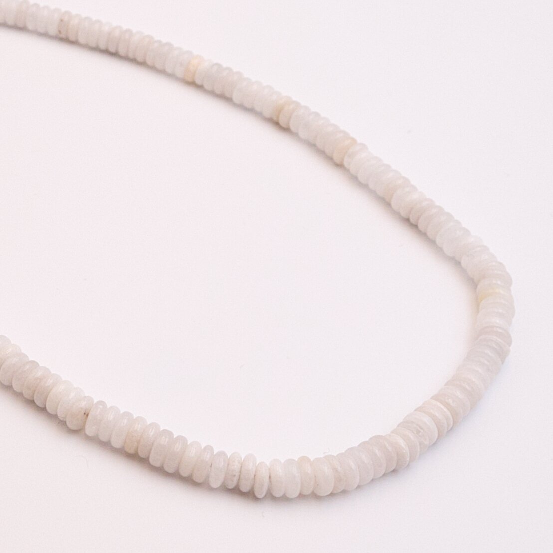 Baltas crazy laze agatas, natūralus, AB kokybė, abacus rondelės forma, 37-39 cm/gija, 2x6 mm Baltas crazy laze agatas, natūralus, AB kokybė, abacus rondelės forma, 37-39 cm/gija, 2x6 mm