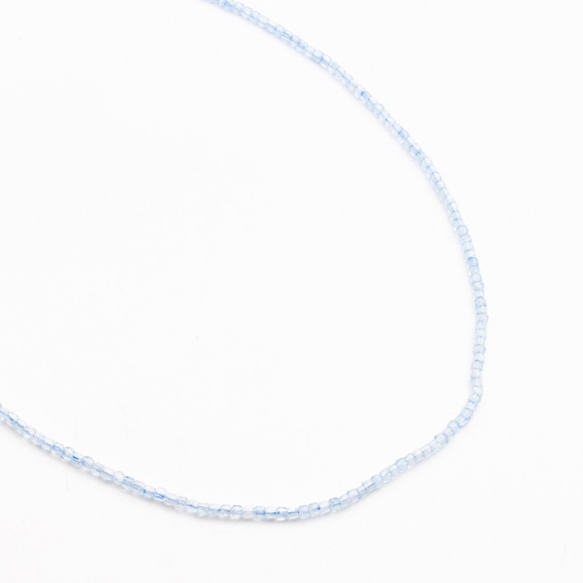 Blue Topaz, natural, B quality, faceted, cube bead, 37-39 cm/string, 2 mm Blue Topaz, natural, B quality, faceted, cube bead, 37-39 cm/string, 2 mm