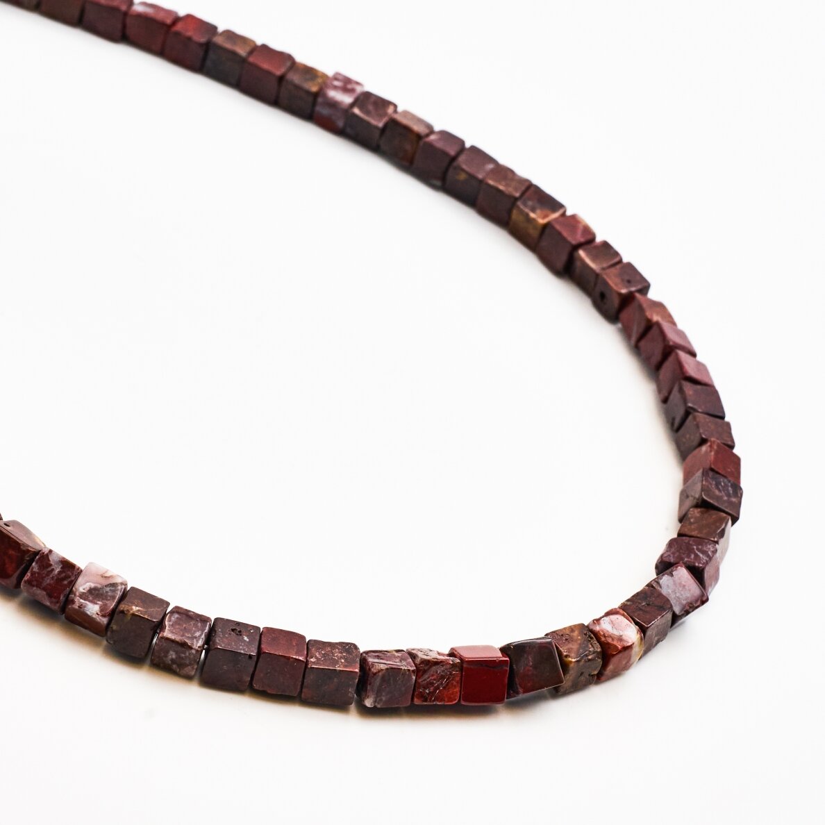 Brecciated Jasper, Natural, AB Grade, Cube Bead, Dark Red, 37-39 cm/strand, about 6 mm Brecciated Jasper, Natural, AB Grade, Cube Bead, Dark Red, 37-39 cm/strand, about 6 mm