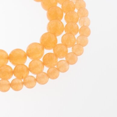 Chalcedonas, natūralus, AB kokybė, dažytas, apvali forma, šviesiai oranžinė spalva, 37-39 cm/gija, 4, 6, 8, 10, 12 mm