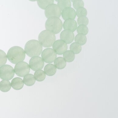 Chalcedonas, natūralus, AB kokybė, dažytas, apvali forma, šviesiai žalia spalva, 37-39 cm/gija, 4, 6, 8, 10, 12 mm