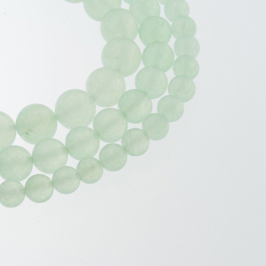 Chalcedonas, natūralus, AB kokybė, dažytas, apvali forma, šviesiai žalia spalva, 37-39 cm/gija, 4, 6, 8, 10, 12 mm Chalcedonas, natūralus, AB kokybė, dažytas, apvali forma, šviesiai žalia spalva, 37-39 cm/gija, 4, 6, 8, 10, 12 mm