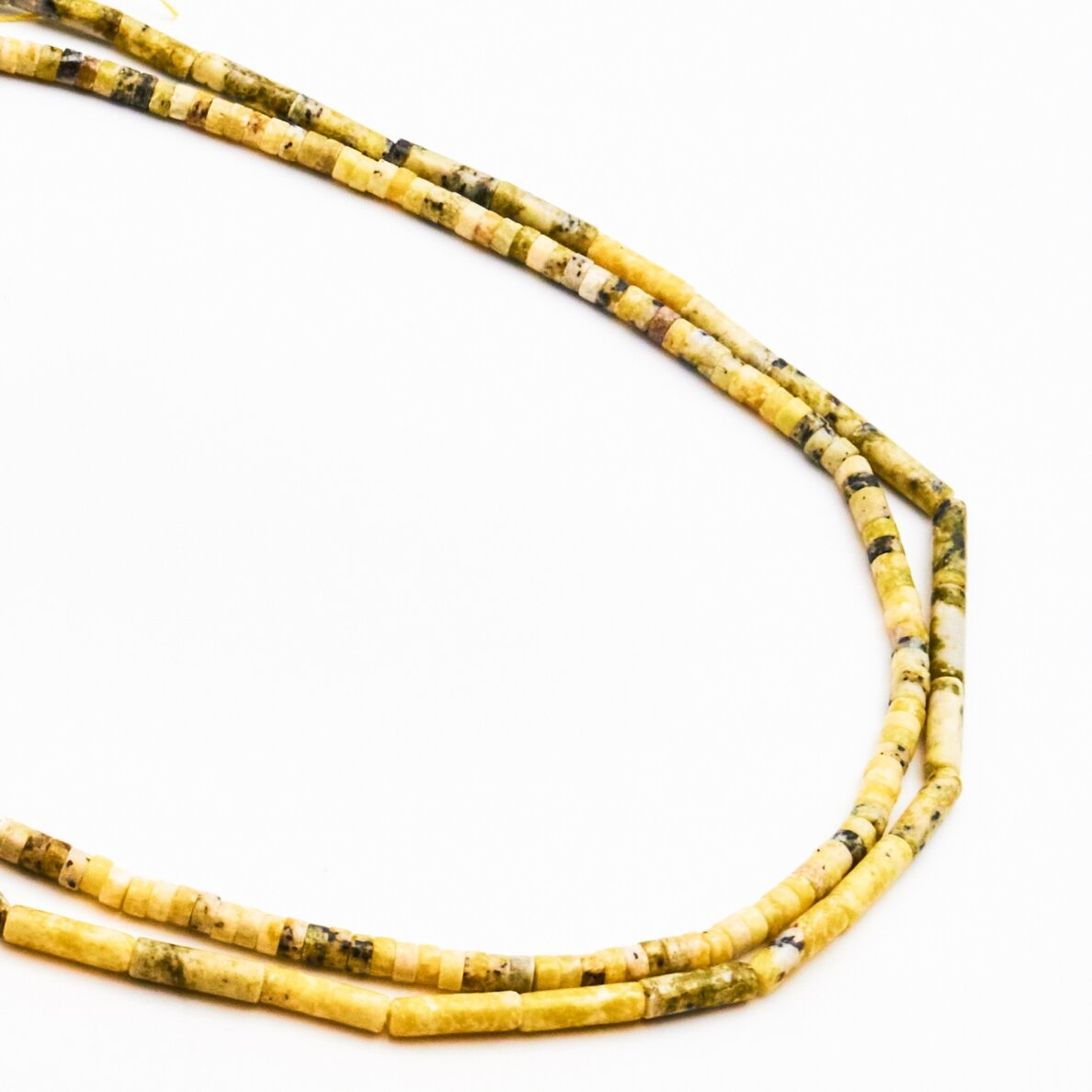 Geltonas Turkis, 4x13 mm, 37-39 cm/strand Geltonas Turkis, 4x13 mm, 37-39 cm/strand