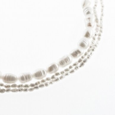 Gėlavandeniai perlai, kultivuoti, CD kokybė, ryžio forma, balta spalva, 35-36 cm/gija, apie 2, 3-4, 5-6, 7-8 mm