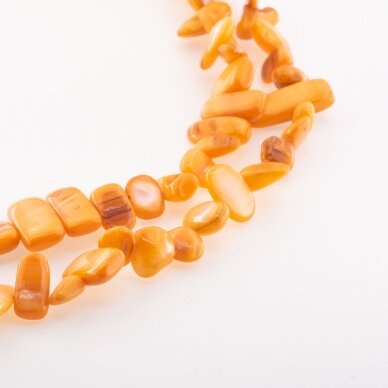 Gėlavandenių perlo kriauklė, natūralus, B kokybė, dažytas, skaldos forma, #15 oranžinė spalva, 78-80 cm/gija, apie 5x8-10x25 mm