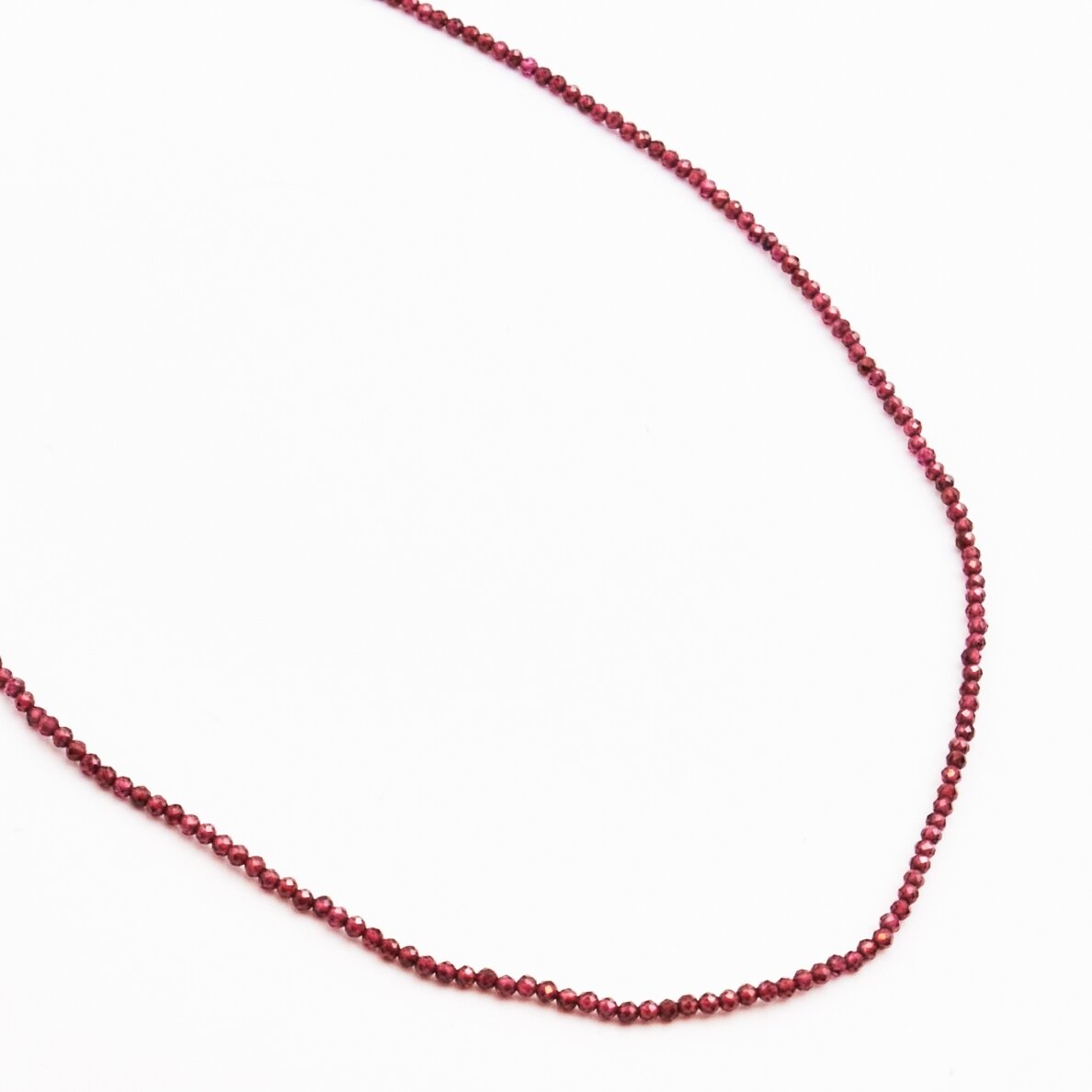 Garnet, natural, B quality, faceted, round bead, 37-39 cm/string, 2.3 mm Garnet, natural, B quality, faceted, round bead, 37-39 cm/string, 2.3 mm
