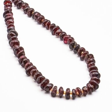 Garnet, 37–39 cm/strand, approx. 8x10–12x18 mm Garnet, 37–39 cm/strand, approx. 8x10–12x18 mm