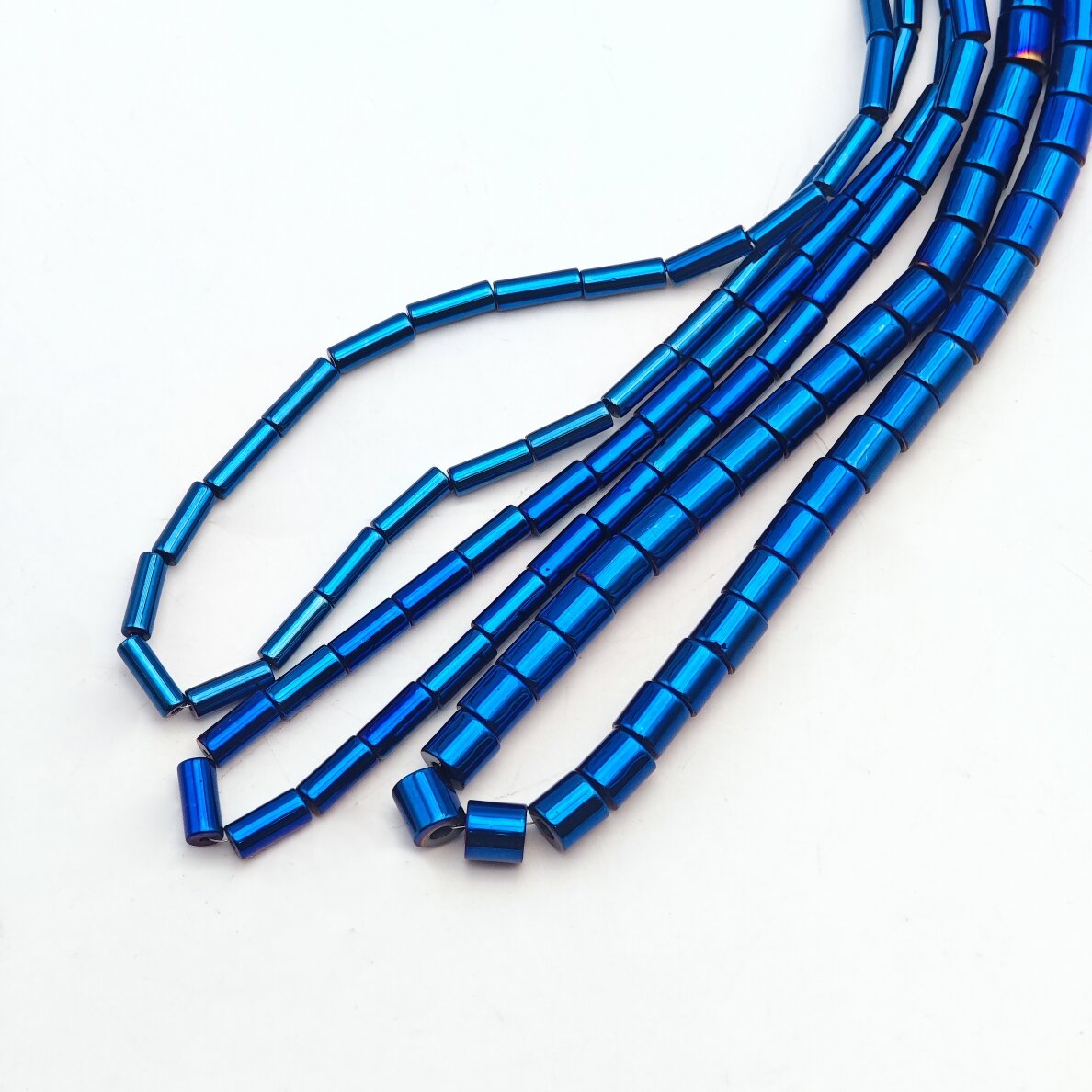 Hematitas, regeneruotas, vamzdžio forma, mėlyna spalva, 39-40 cm/gija, 1x2 mm