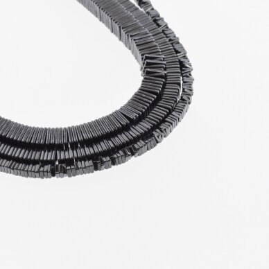Hematitas, regeneruotas, kvadrato rondelės forma, juoda spalva, 39-40 cm/gija, 2x1, 3x1, 4x1, 6x1 mm Hematitas, regeneruotas, kvadrato rondelės forma, juoda spalva, 39-40 cm/gija, 2x1, 3x1, 4x1, 6x1 mm