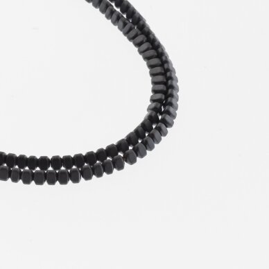 Hematitas, regeneruotas, matinis, išgaubto trikampio rondelės forma, juoda spalva, 39-40 cm/gija, 3x2 mm Hematitas, regeneruotas, matinis, išgaubto trikampio rondelės forma, juoda spalva, 39-40 cm/gija, 3x2 mm