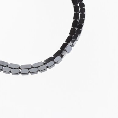 Hematitas, regeneruotas, plokščio šešiakampio forma, juoda spalva, 39-40 cm/gija, 3x5, 4x4, 4x6, 4x8 mm Hematitas, regeneruotas, plokščio šešiakampio forma, juoda spalva, 39-40 cm/gija, 3x5, 4x4, 4x6, 4x8 mm
