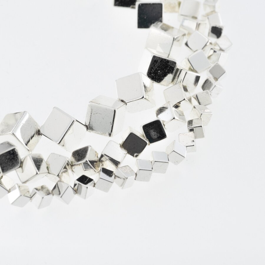 Hematite, Reconstituted, Electroplated, Diagonally-drilled Cube Bead, Silver, 39-40 cm/strand, 4 mm Hematite, Reconstituted, Electroplated, Diagonally-drilled Cube Bead, Silver, 39-40 cm/strand, 4 mm