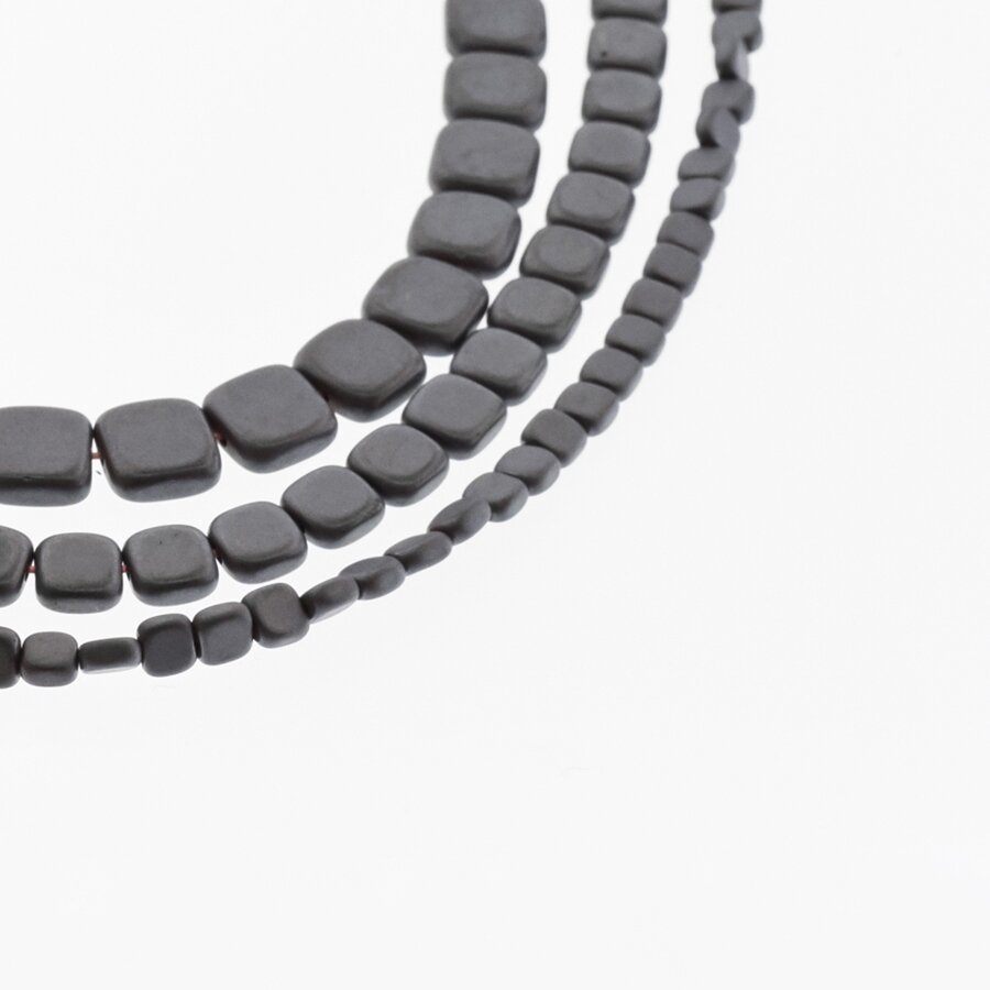 Hematyt, odzyskany, matowy, płaski zaokrąglony kwadratowy kształt, czarny kolor, 39-40 cm/sznur, 3, 4, 6, 8 mm Hematyt, odzyskany, matowy, płaski zaokrąglony kwadratowy kształt, czarny kolor, 39-40 cm/sznur, 3, 4, 6, 8 mm