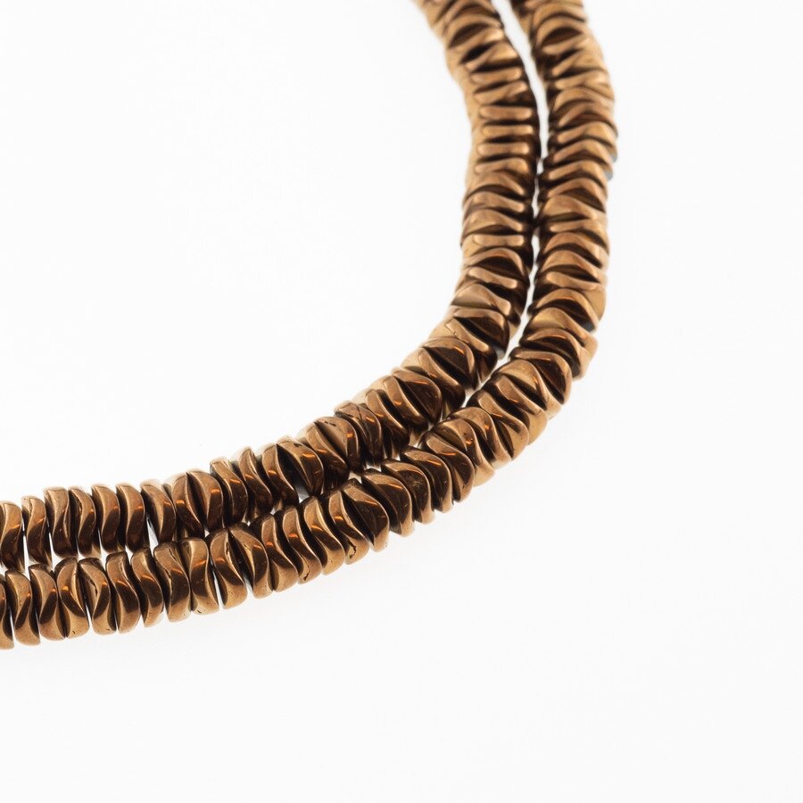 Hematyt, odzyskany, kształt wygiętego rondelle koła, brązowy kolor, 39-40 cm/sznur, 4x1, 6x1 mm Hematyt, odzyskany, kształt wygiętego rondelle koła, brązowy kolor, 39-40 cm/sznur, 4x1, 6x1 mm