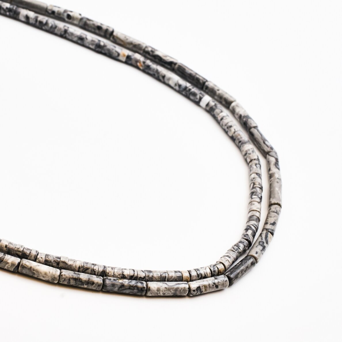 Jaspis, 4x2 mm, 37-39 cm/gija
