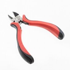 Wire cutters for jewelry making