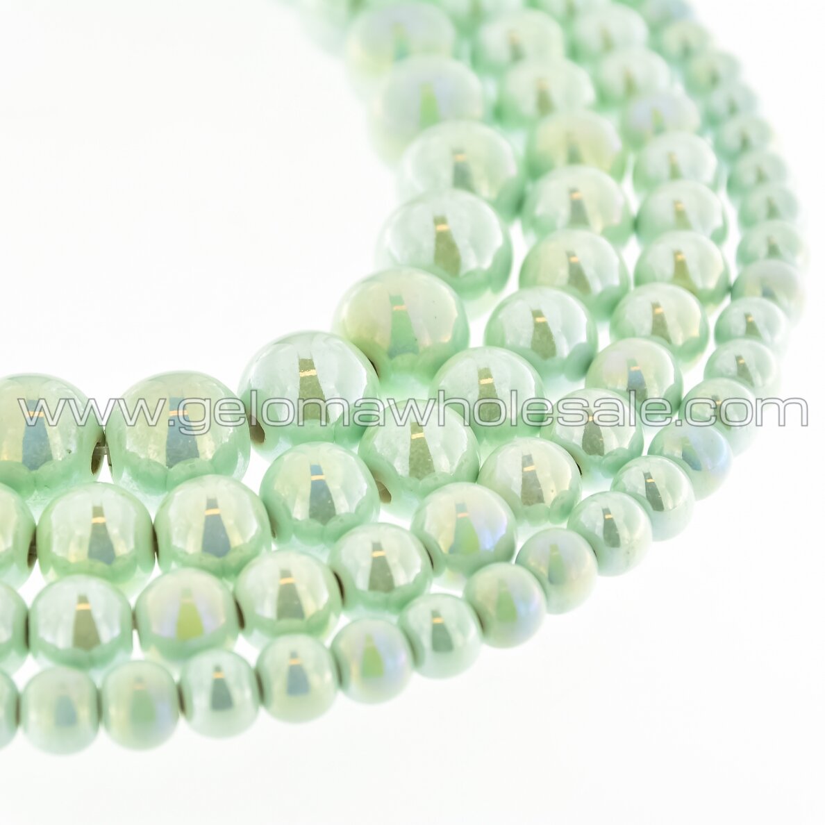 Keramika, apvali forma, #B21 pastelinė turkio spalva, AB efektas, apie 55 vnt./gija, 6, 8, 10, 12, 14, 16, 18, 20, 28, 32, 35 mm