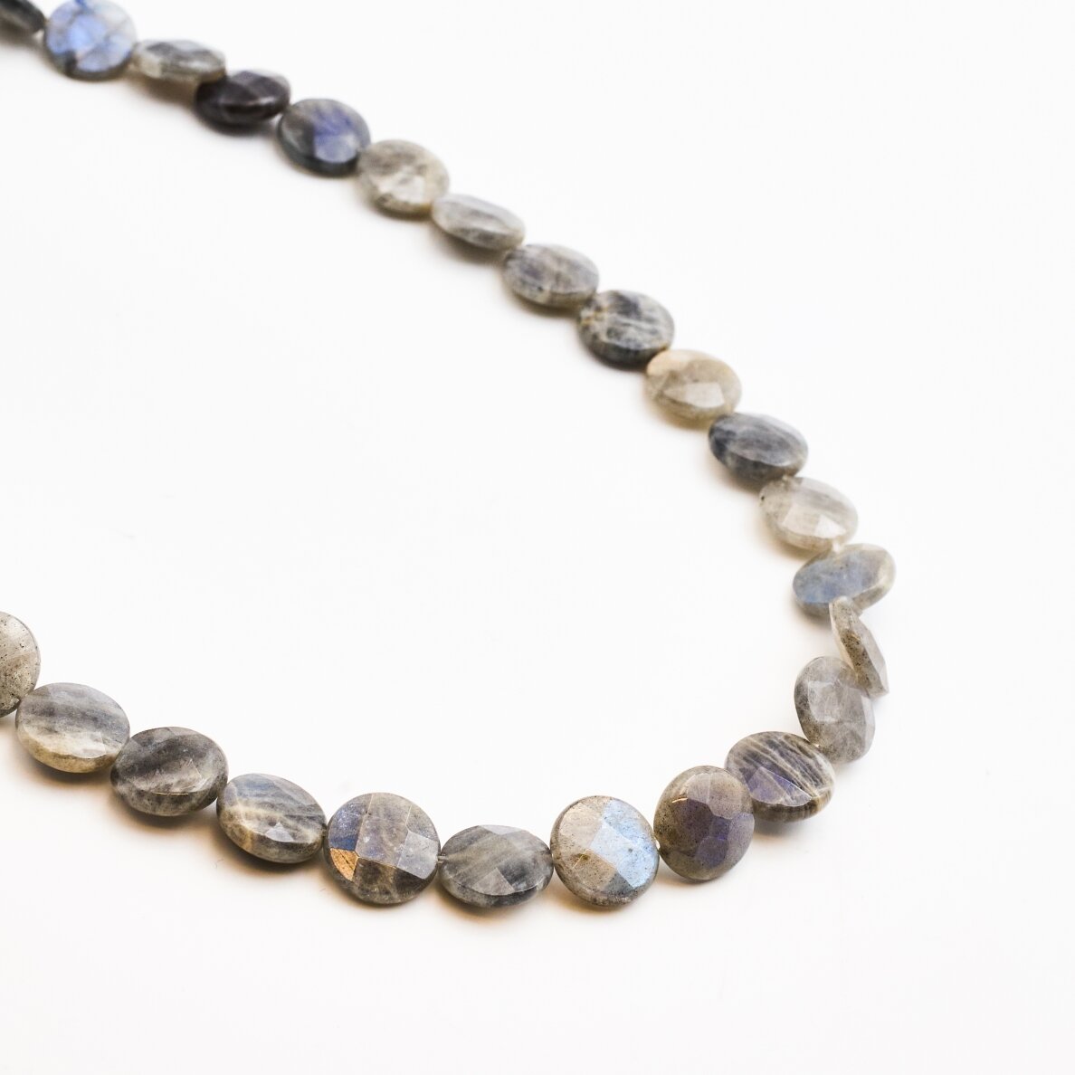 Labradorite, natural, B quality, faceted, puffed disc bead, 37-39 cm/string, 8 mm Labradorite, natural, B quality, faceted, puffed disc bead, 37-39 cm/string, 8 mm