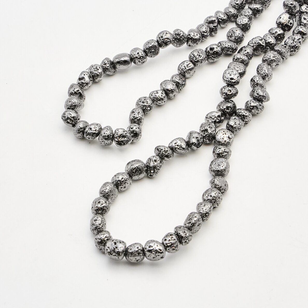 Lava, nat_rali, galvanizuota, _virg_do forma, juoda spalva, 37-39 cm/gija, apie 8x10-10x12 mm