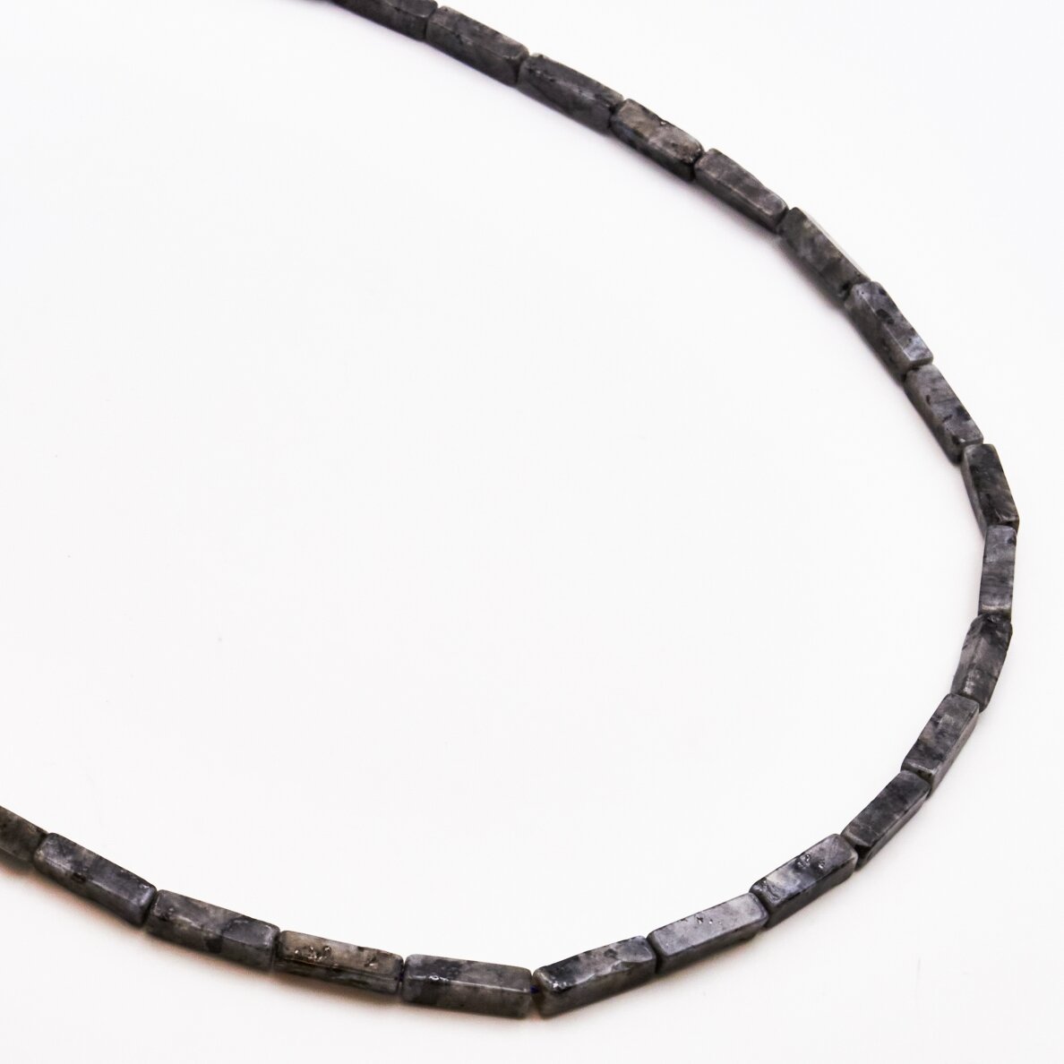 Lavrikitas, 4x13 mm, 37-39 cm/gija