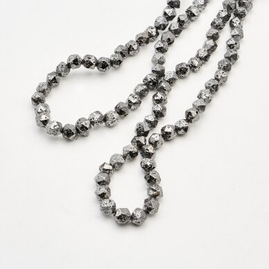 Lava, nat_rali, galvanizuota, _vaig_d_tas briaunavimas, apvali forma, juoda spalva, 37-39 cm/gija, apie 8 mm Lava, nat_rali, galvanizuota, _vaig_d_tas briaunavimas, apvali forma, juoda spalva, 37-39 cm/gija, apie 8 mm