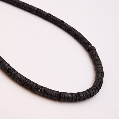 Lava, natūralus, AB kokybė, dažytas, juoda spalva, 37-39 cm/gija, 6x3 mm Lava, natūralus, AB kokybė, dažytas, juoda spalva, 37-39 cm/gija, 6x3 mm