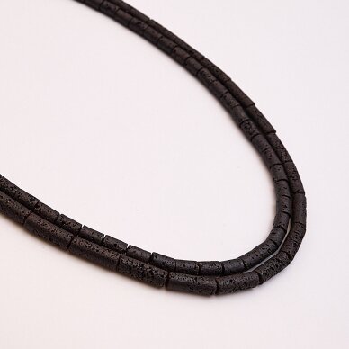 Lava, natūralus, AB kokybė, dažytas, juoda spalva, 37-39 cm/gija, 6x4 mm Lava, natūralus, AB kokybė, dažytas, juoda spalva, 37-39 cm/gija, 6x4 mm