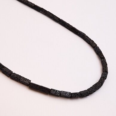 Lava, natūralus, AB kokybė, dažytas, juoda spalva, 37-39 cm/gija, 8x4 mm Lava, natūralus, AB kokybė, dažytas, juoda spalva, 37-39 cm/gija, 8x4 mm