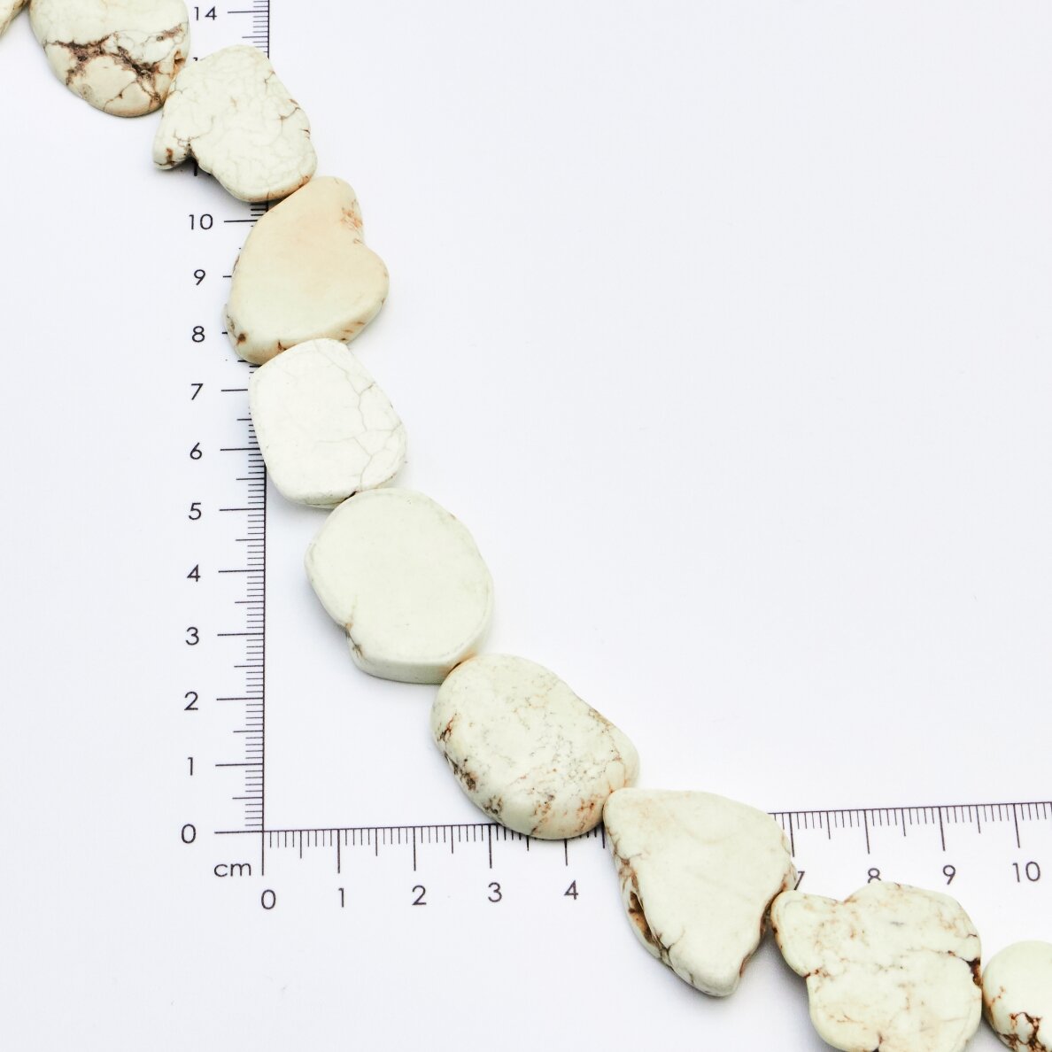 Magnesite, Irregular, Beige, 37-40 cm/strand, thickness up to 5 mm