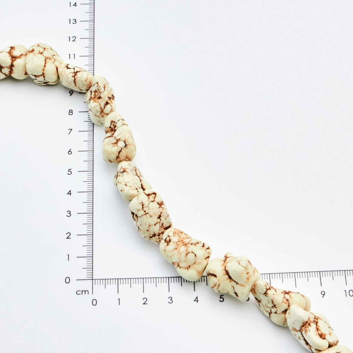 Magnesite, Irregular, Beige, 37-40 cm/strand, thickness up to 5 mm