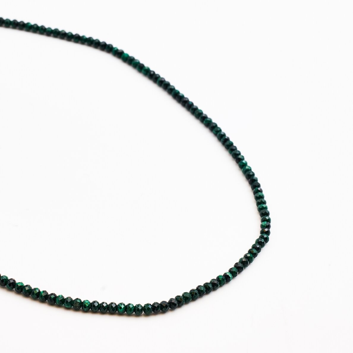 Malachite, natural, B quality, faceted, abacus rondelle bead, 37-39 cm/string, 3x2 mm Malachite, natural, B quality, faceted, abacus rondelle bead, 37-39 cm/string, 3x2 mm
