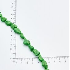 Magnezitas, Nestandartinė forma, Žalia, 37-40 cm/gija, storis iki 5mm Magnezitas, Nestandartinė forma, Žalia, 37-40 cm/gija, storis iki 5mm