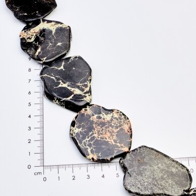 Magnezitas, Nestandartinė forma, Juoda, 37-40 cm/gija, storis iki 5mm Magnezitas, Nestandartinė forma, Juoda, 37-40 cm/gija, storis iki 5mm
