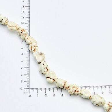 Magnezitas, Nestandartinė forma, Kreminė, 37-40 cm/gija, storis iki 5mm