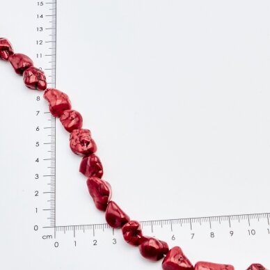 Magnezitas, Nestandartinė forma, Raudona, 37-40 cm/gija, storis iki 5mm