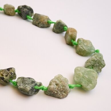 Matinis aventurine, natūralus, A kokybė, gabaliuko forma, žalia spalva, 37-39 cm/gija, apie 14x19x12-20x28x14 mm Matinis aventurine, natūralus, A kokybė, gabaliuko forma, žalia spalva, 37-39 cm/gija, apie 14x19x12-20x28x14 mm