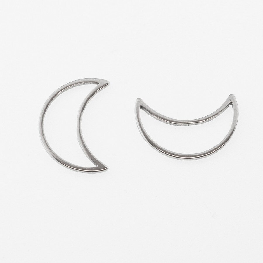 Stainless steel silver moon pendant, silver color, length-32 mm