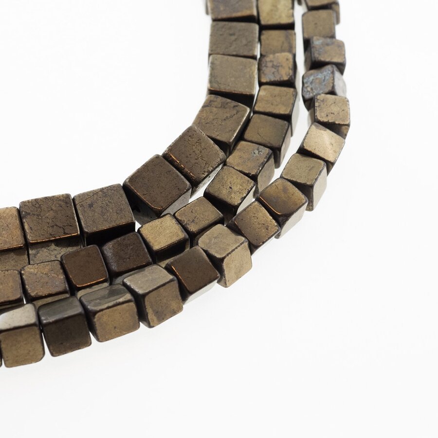 Piritas, natūralus, AB kokybė, kubo forma, chaki aukso spalva, 37-39 cm/gija, 3, 4, 6, 8 mm
