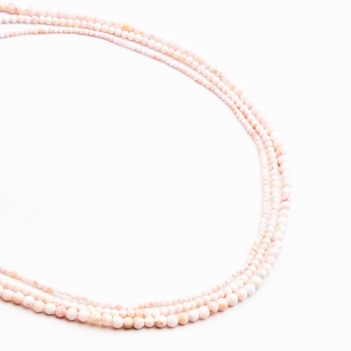 Queen Conch Shell, natural, B quality, faceted, round bead, 37-39 cm/string, 2 mm