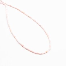 Queen Conch Shell, natural, B quality, faceted, cube bead, 37-39 cm/string, 2 mm