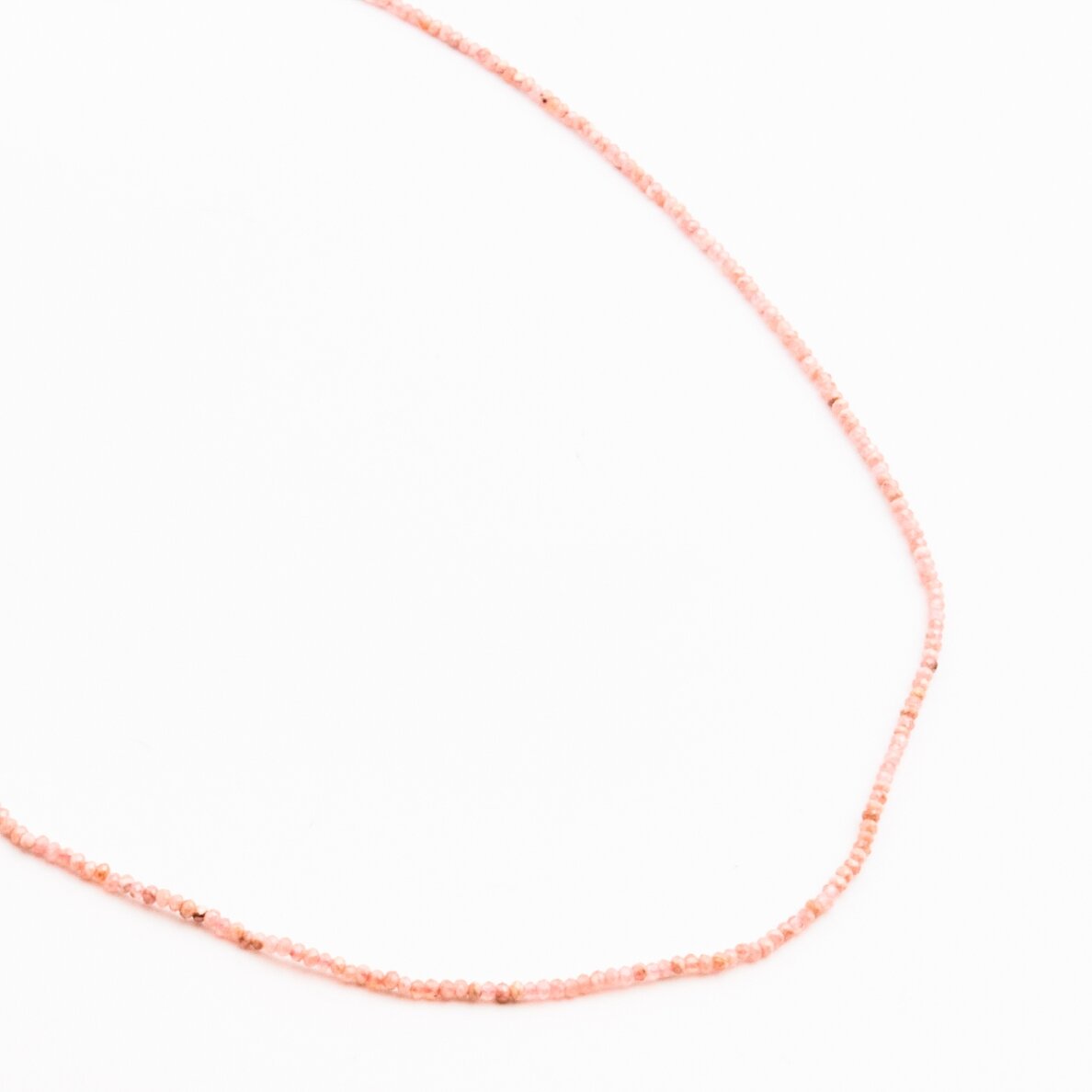Rhodonite, natural, AB quality, faceted, abacus rondelle bead, 37-39 cm/string, 2x1 mm Rhodonite, natural, AB quality, faceted, abacus rondelle bead, 37-39 cm/string, 2x1 mm