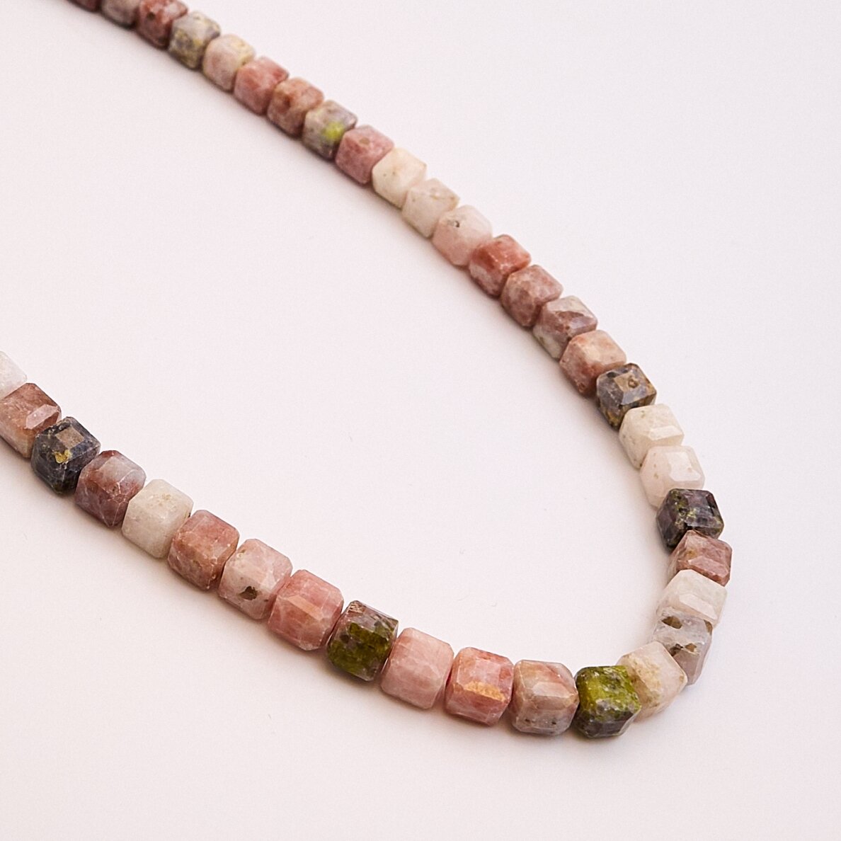 Xinjiang Plum Blossom Jasper, natural, AB quality, faceted, cube shape, 39-40 cm/strand, 6 mm Xinjiang Plum Blossom Jasper, natural, AB quality, faceted, cube shape, 39-40 cm/strand, 6 mm