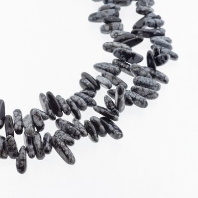 Snaiginis obsidianas, natūralus, AB kokybė, havajų skaldos forma, juodai balta spalva, 37-39 cm/gija, apie 4x13-7x22 mm Snaiginis obsidianas, natūralus, AB kokybė, havajų skaldos forma, juodai balta spalva, 37-39 cm/gija, apie 4x13-7x22 mm