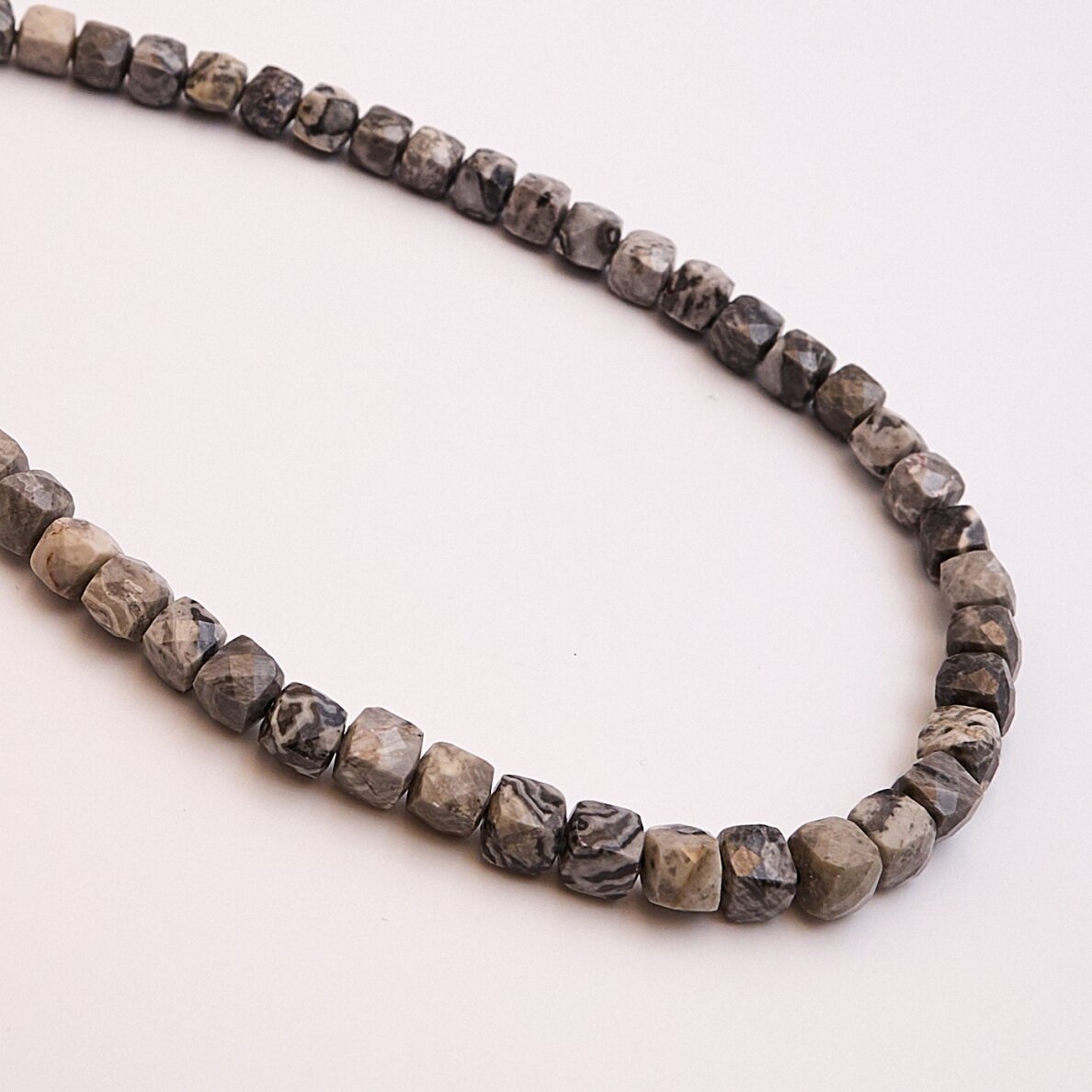 Map Jasper, natural, AB quality, faceted, cube shape, 39-40 cm/strand, 6 mm Map Jasper, natural, AB quality, faceted, cube shape, 39-40 cm/strand, 6 mm